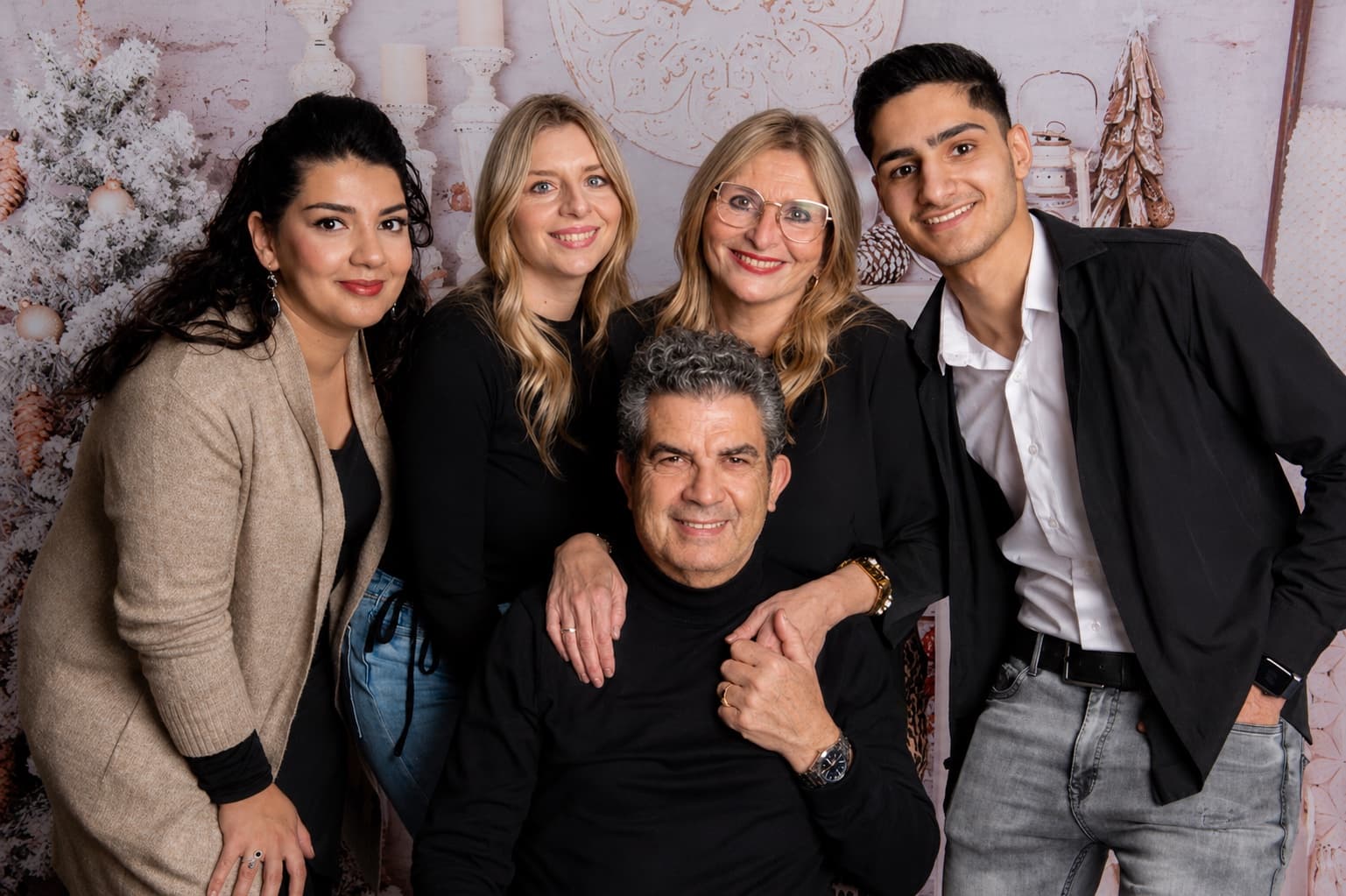 Das Team von Haarmoden Pina nimmt sich Zeit für jeden Gast